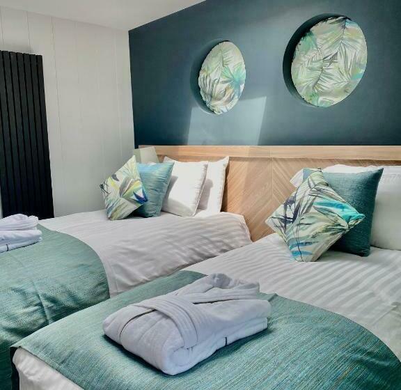 اتاق استاندارد با بالکن, Rooms At Penarth Marina