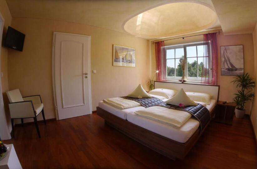 Номер Superior Вид на Парк, Boutiquehotel Zur Winzerstube   Adults Only