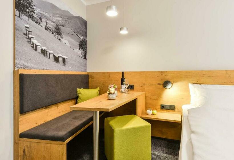 Классический Номер, Restaurant Sonne