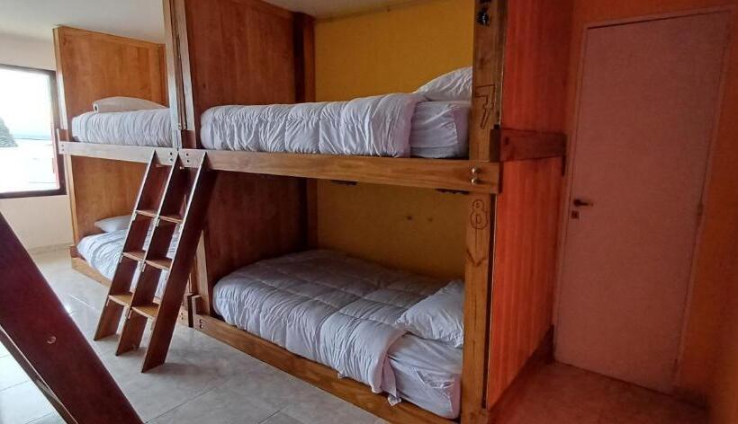 공동 객실, Nina Hostel