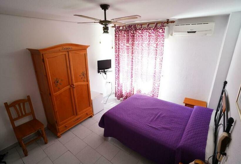 Номер Стандарт, Pension Restaurante Angel