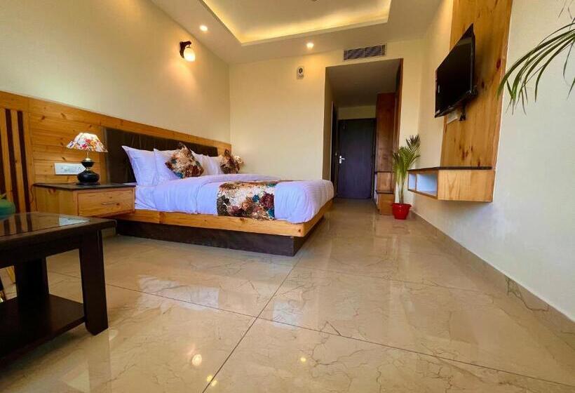 标准间, Pinerock & Cafe, Mussoorie   Mountain View Luxury Rooms With Open Rooftop Cafe