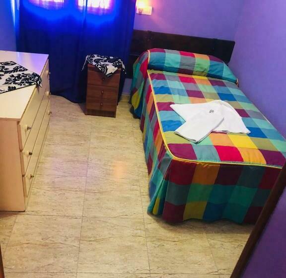 标准单人间, Hostal Juli Bureba