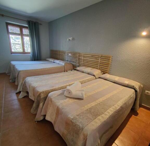 اتاق استاندارد سه نفره, Acebo Plaza Mayor