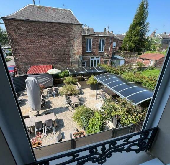 Номер Стандарт, Hôtel De Guise Sarl