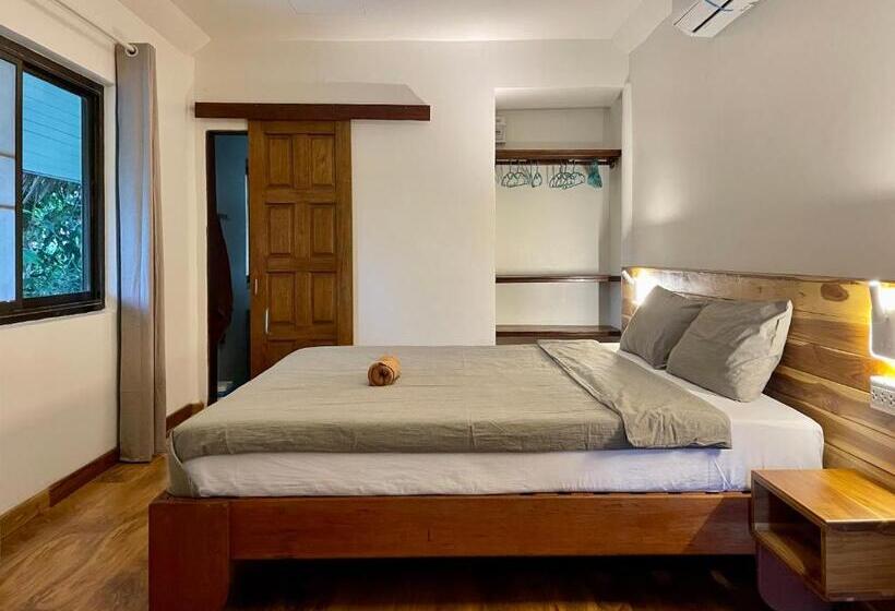 Standard Room King Size Bed, Tantawan Sea View Residence 山海居