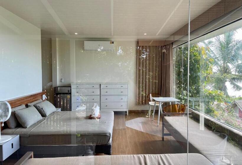 Deluxe Room View Sea with Balcony, Tantawan Sea View Residence 山海居