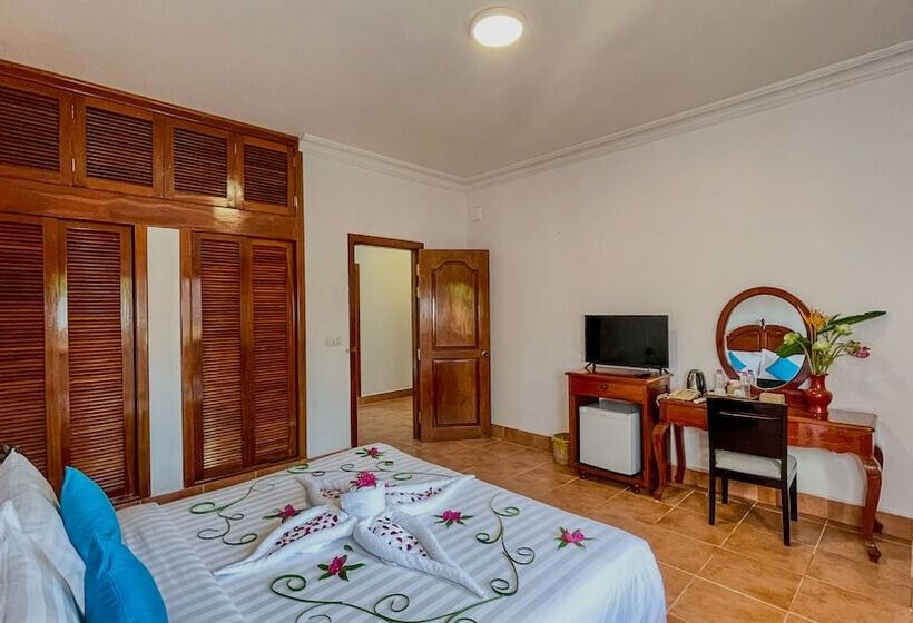 اتاق خانوادگی تودرتو, Villa Indochine D Angkor