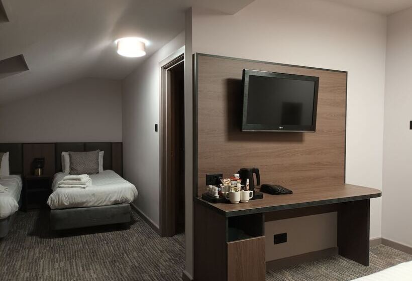 Семейный Номер, Corn Mill Lodge