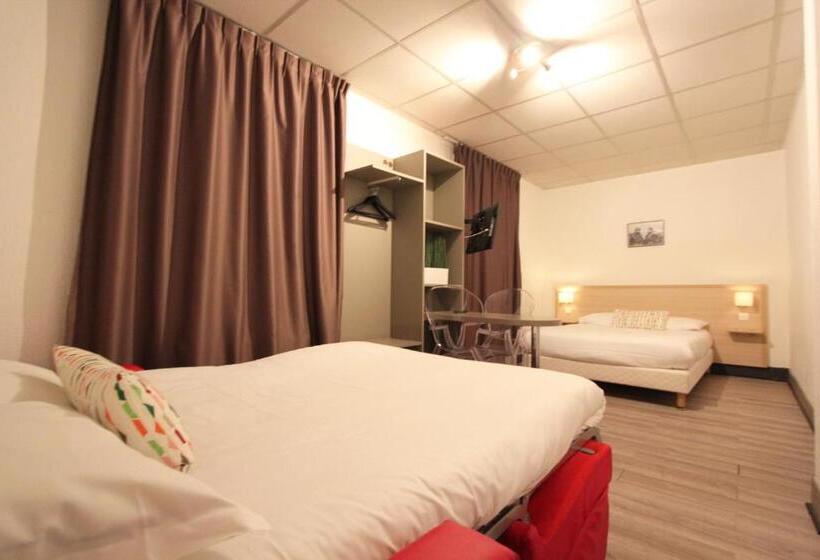 جناح جونيور, Hôtel Vol De Nuit Purpan