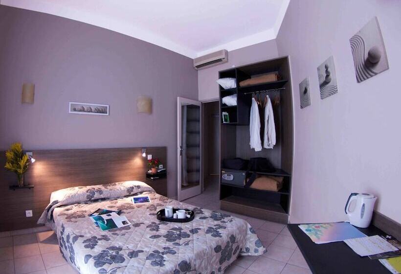 Номер Superior, Le Strasbourg
