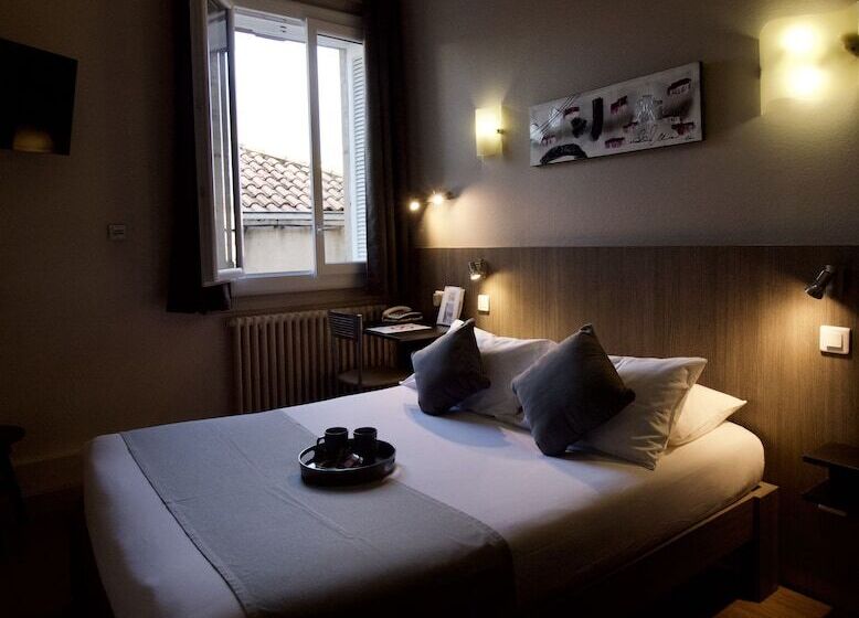 Номер Superior, Le Strasbourg