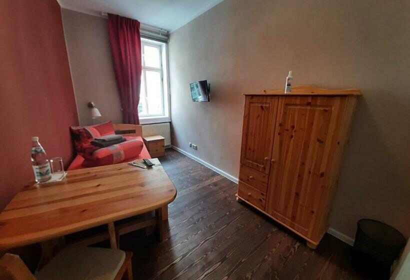 Quarto Estandar Individual, Pension Havana Club