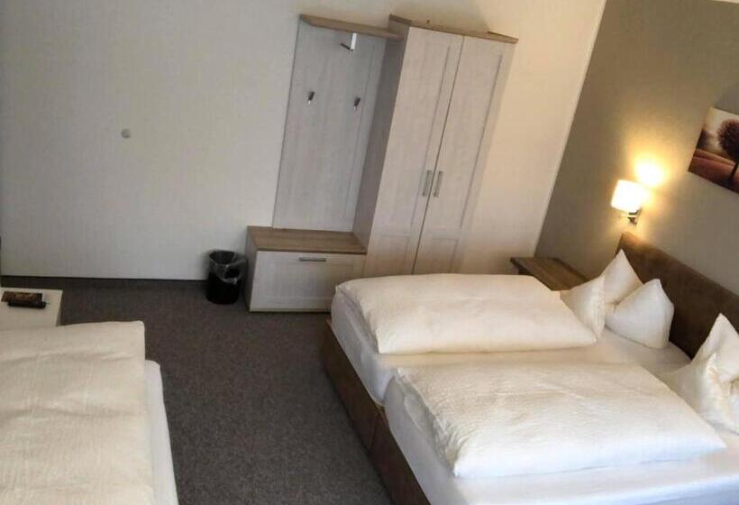 Номер Стандарт Трехместный, Sevda S Hotel Garni Weinforth