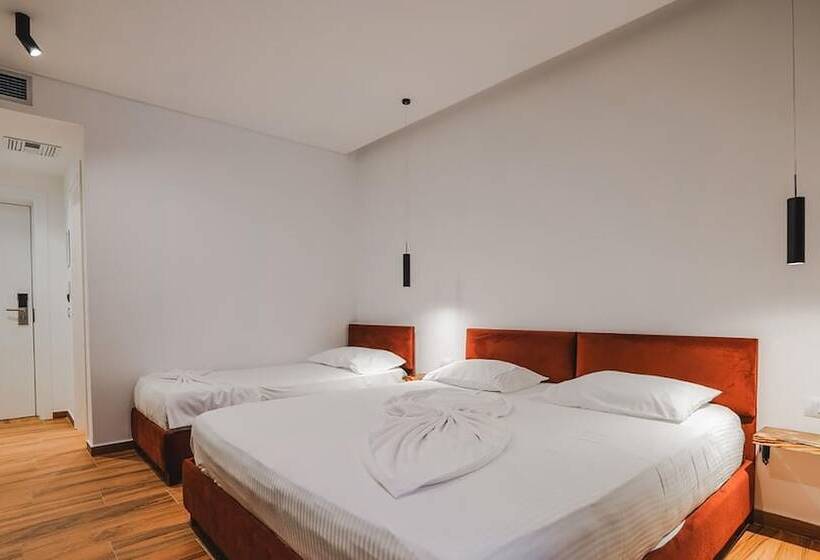 Triple Room Sea View, Havana