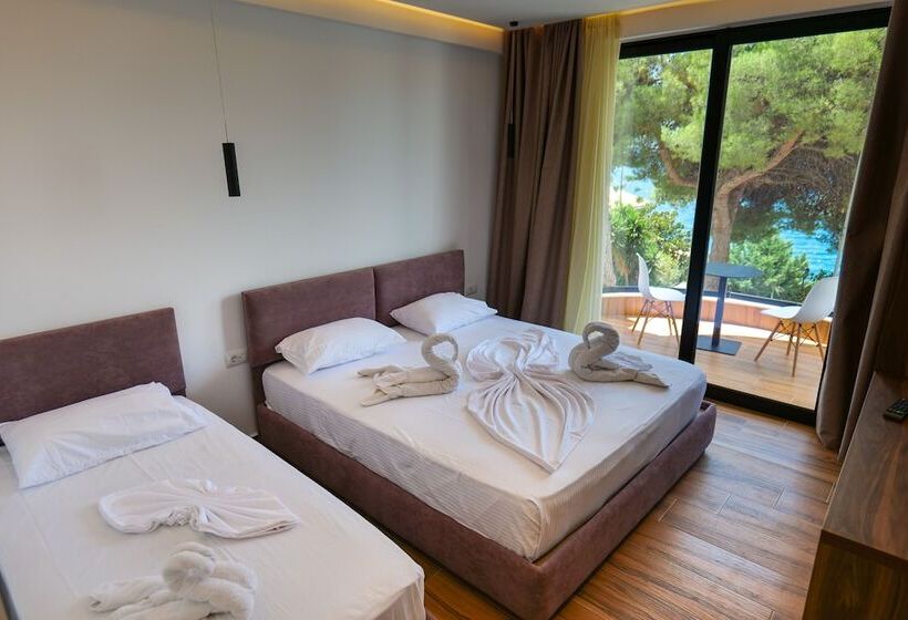 Triple Room Sea View, Havana