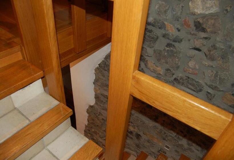 Номер Стандарт, Hôtel/restaurant à La Ferme