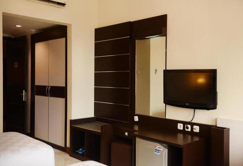 Номер Deluxe, 88 Jember By Wh