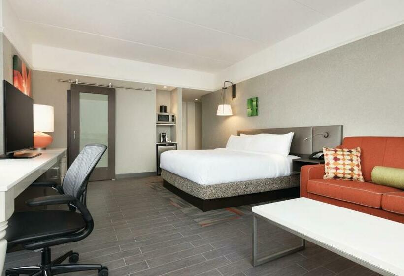 Люкс Кровать Кинг, Hilton Garden Inn Calgary Downtown