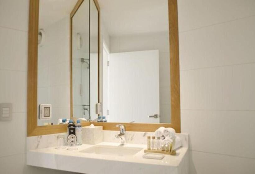 장애인을 위한 킹사이즈 침대 스탠다드 룸, Ramada Encore By Wyndham Lima San Isidro