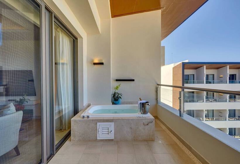 سوئیت دلوکس 3 خوابه, Royalton Blue Waters Montego Bay, An Autograph Collection All Inclusive Resort