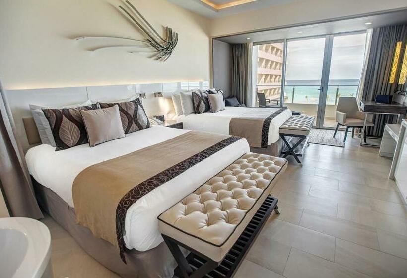 سوییت جونیور لوکس با چشم‌انداز دریا, Royalton Blue Waters Montego Bay, An Autograph Collection All Inclusive Resort