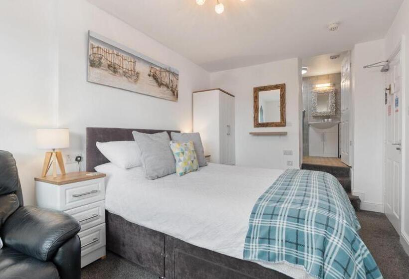 Стандартный Номер Кровать Кинг, Coach Guest House