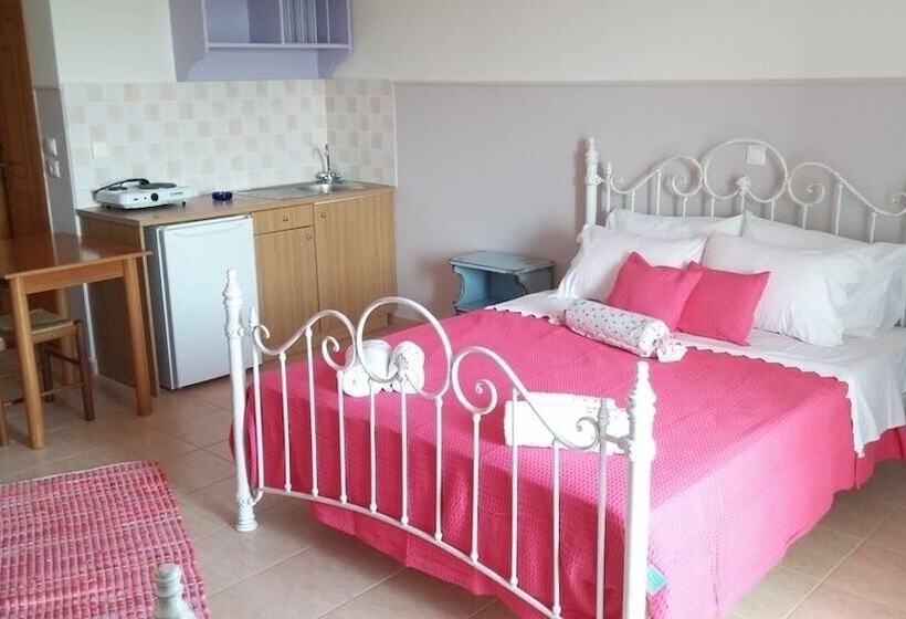 수피리어 스튜디오, Elaias Gi Residence