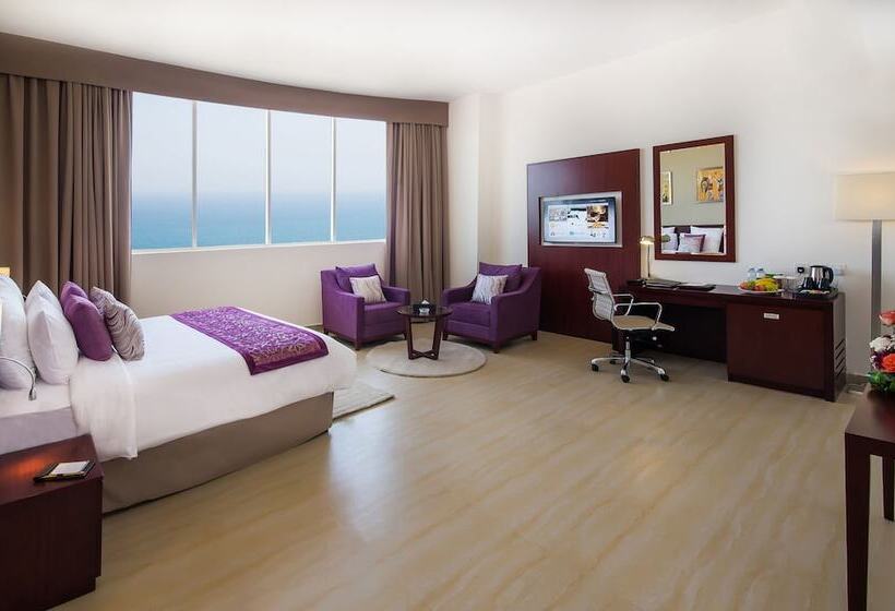 Люкс Семейный 2 Спальни, V Hotel Fujairah