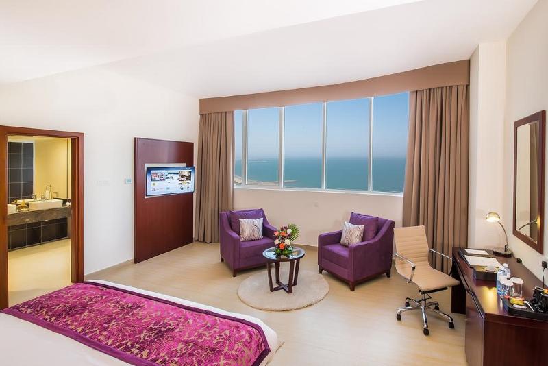 Полулюкс Вид на Море, V Hotel Fujairah