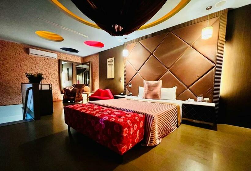 اتاق سوپریور, Motel Fabulous
