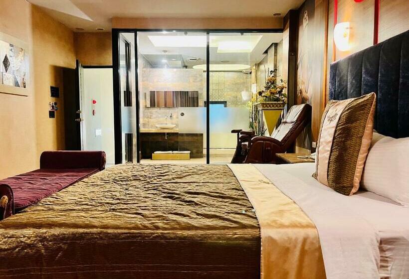 اتاق سوپریور, Motel Fabulous