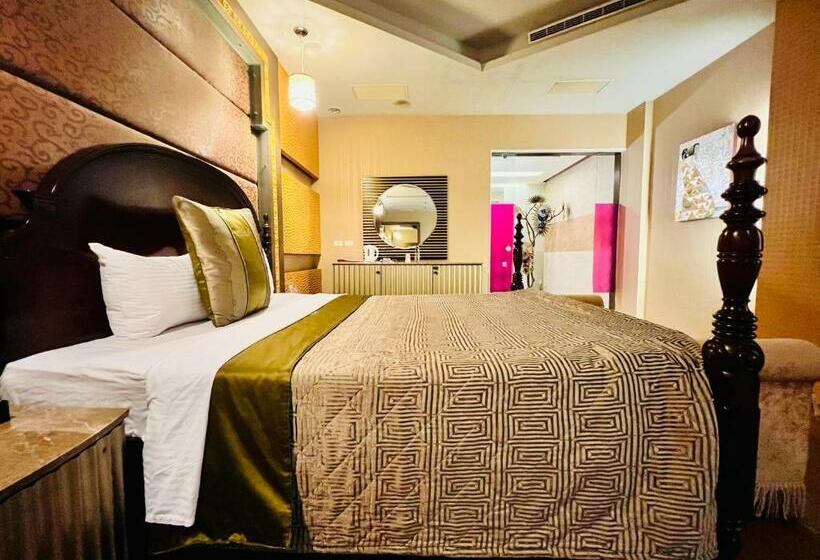 اتاق سوپریور, Motel Fabulous
