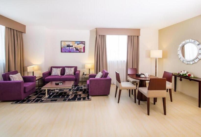 Люкс Семейный 2 Спальни, V Hotel Fujairah