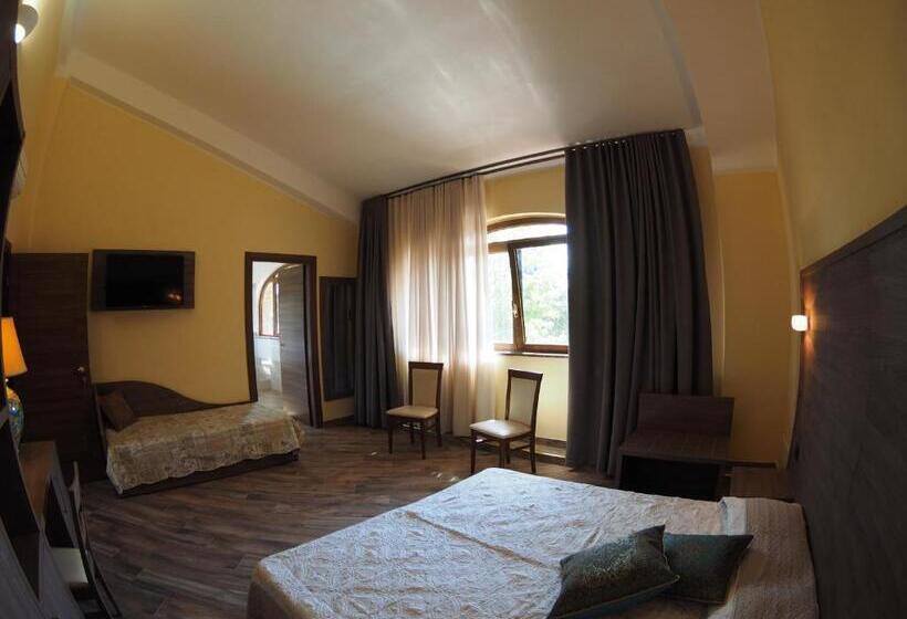 디럭스 트리플 룸, Agriturismo Il Drago