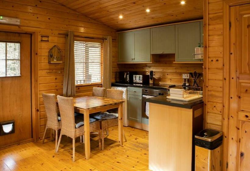 Шале 1 Спальня, The Steadings Log Cabins