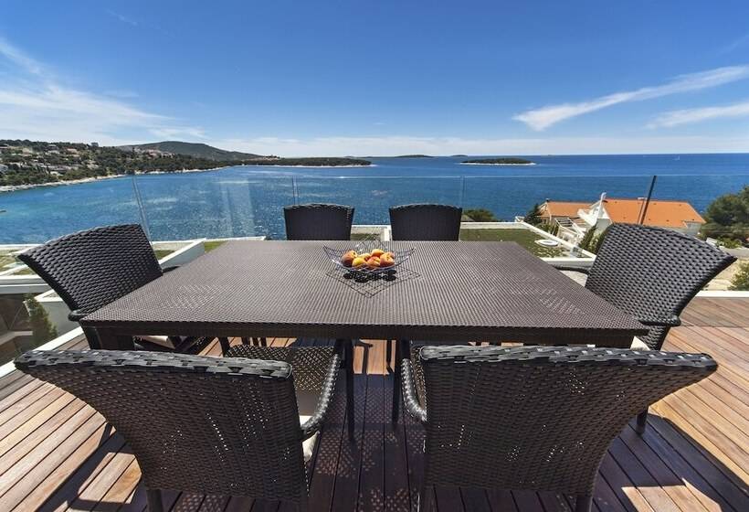 , Golden Rays Luxury Apartments