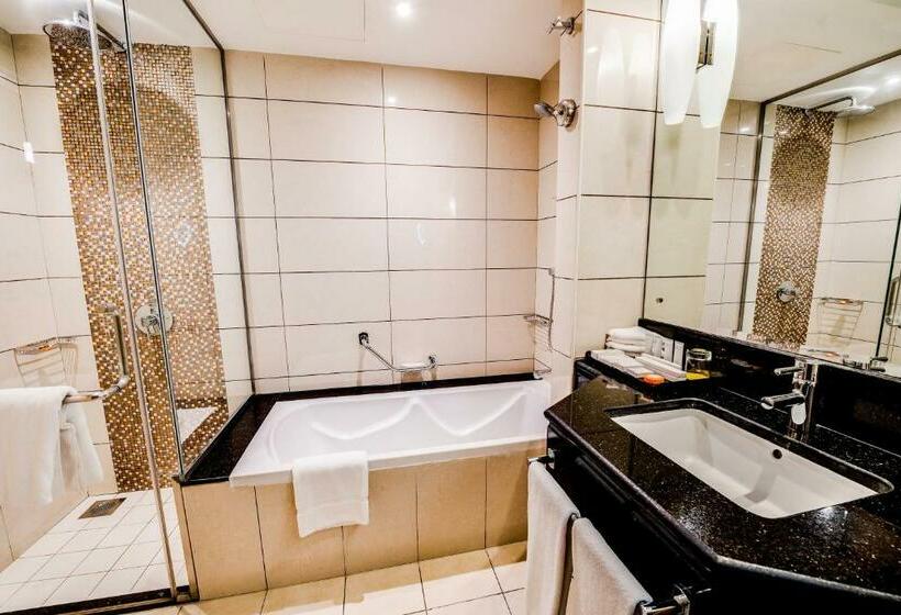 Студия Стандарт, Golden Tulip Downtown Abu Dhabi