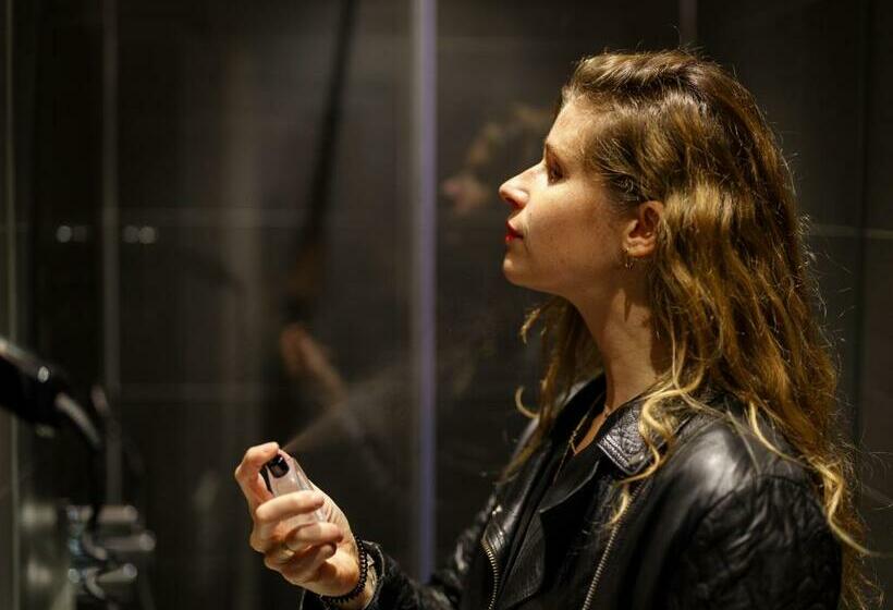 اتاق سوپریور, Scarlett