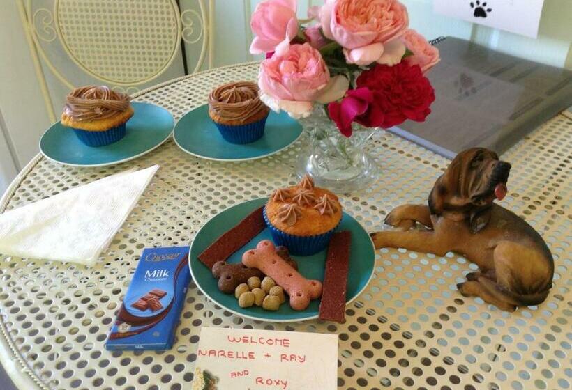 스위트, Must Love Dogs B&b & Self Contained Cottage