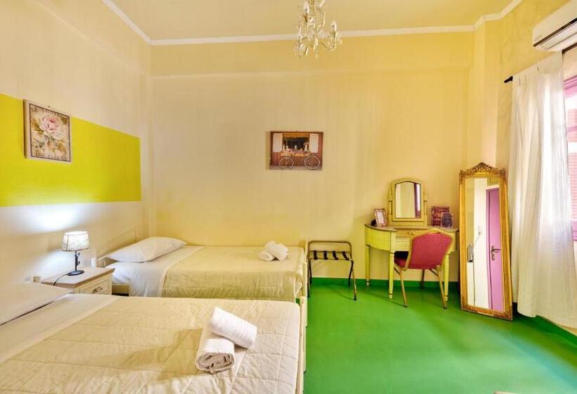 اتاق استاندارد سه نفره, Boutique Florence