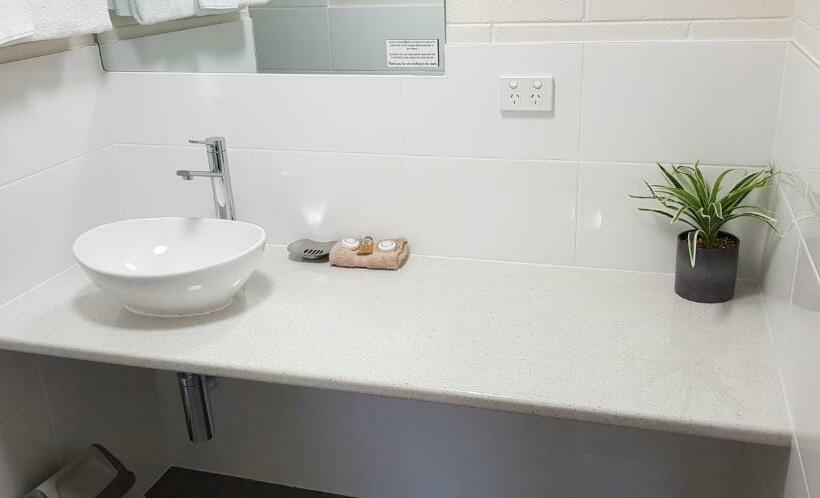 패밀리 룸, Vineland Motel Mildura