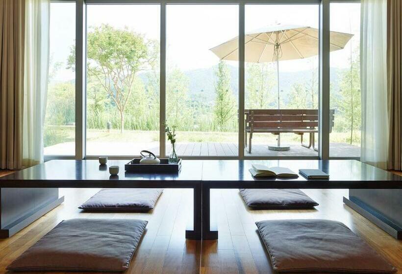 Вилла 1 Спальня, The Suites Hotel Namwon