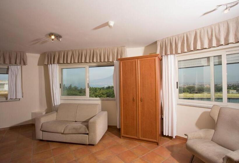 Трехместный Номер Базовый, Villa Serena