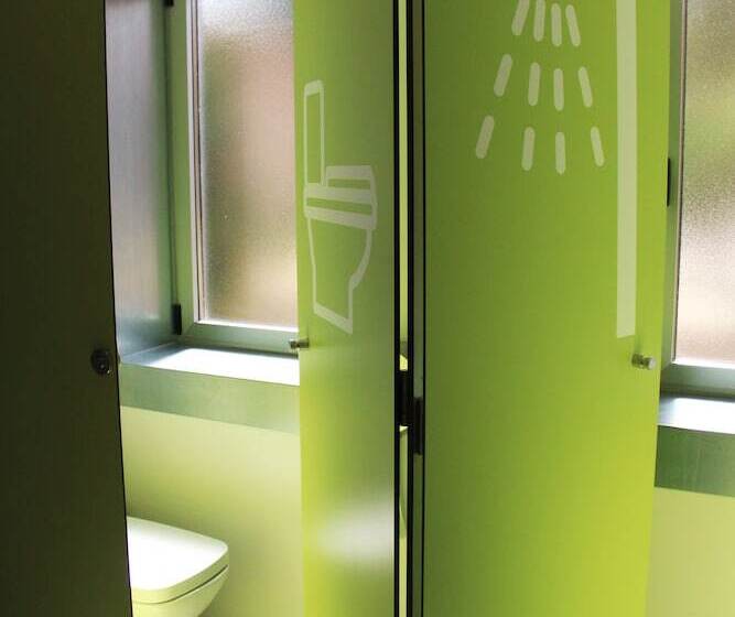Bed in Shared Room with Shared Bathroom, Scout Madrid Hostel