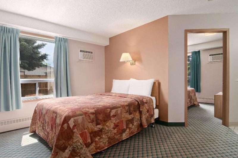 تختخواب در اتاق مشترک, K2 Guesthouse Central
