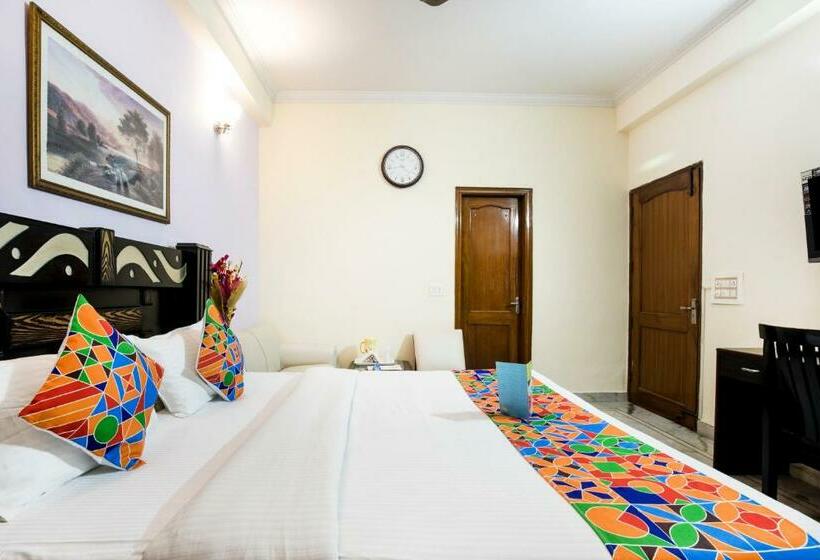 Quarto Deluxe, Fabexpress Ivy Inn Sector 35