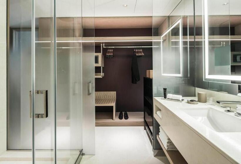 Номер Deluxe Кровать Кинг, Four Seasons Hotel Dubai International Financial Centre