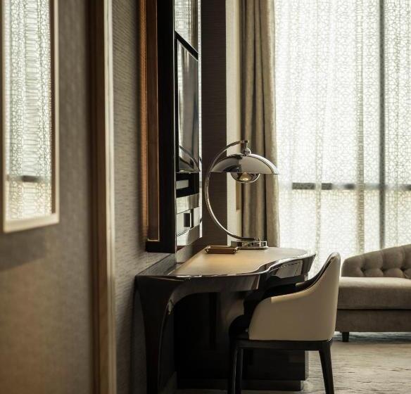 Номер Deluxe, Four Seasons Hotel Dubai International Financial Centre