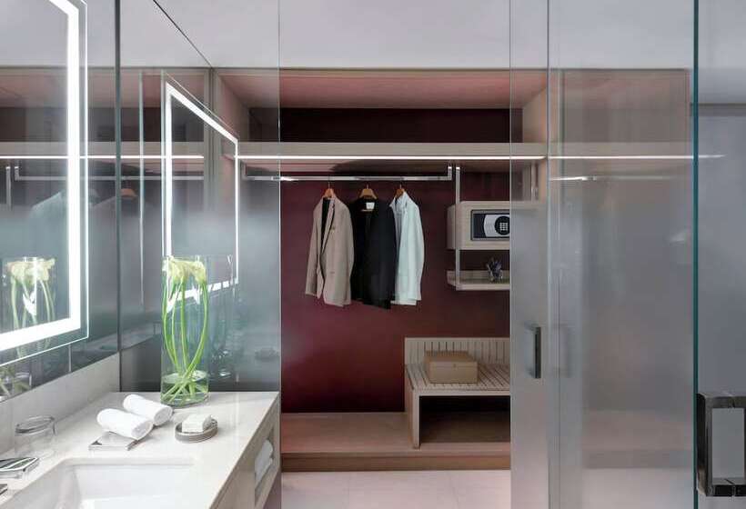 Номер Deluxe, Four Seasons Hotel Dubai International Financial Centre